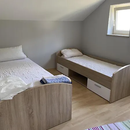 Studio-ferienhaus Mit Gartenumzaeunung Fuer Hunde Apartmán Zandt