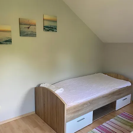 Studio-ferienhaus Mit Gartenumzaeunung Fuer Hunde Zandt