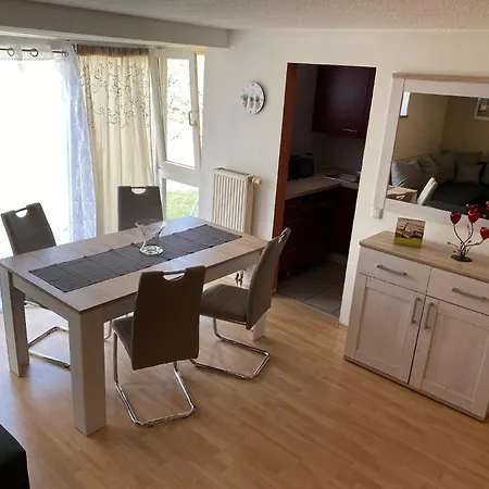 Studio-ferienhaus Mit Gartenumzaeunung Fuer Hunde * Zandt