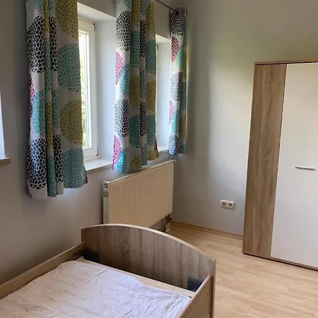 Studio-ferienhaus Mit Gartenumzaeunung Fuer Hunde * Zandt