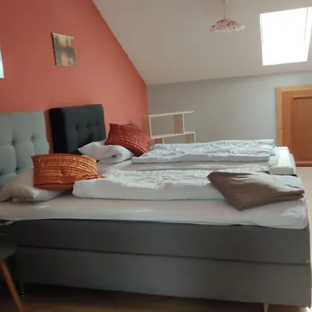 Studio-ferienhaus Mit Gartenumzaeunung Fuer Hunde * Zandt