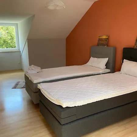 Studio-ferienhaus Mit Gartenumzaeunung Fuer Hunde Apartman *