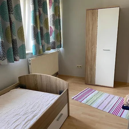 Apartman Studio-ferienhaus Mit Gartenumzaeunung Fuer Hunde Zandt